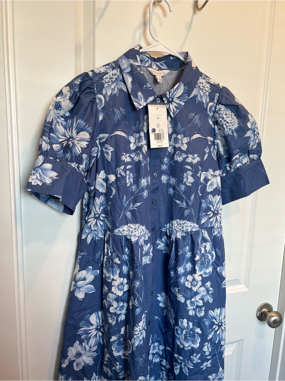 Crown & Ivy Floral Dress - Picture 5 of 5